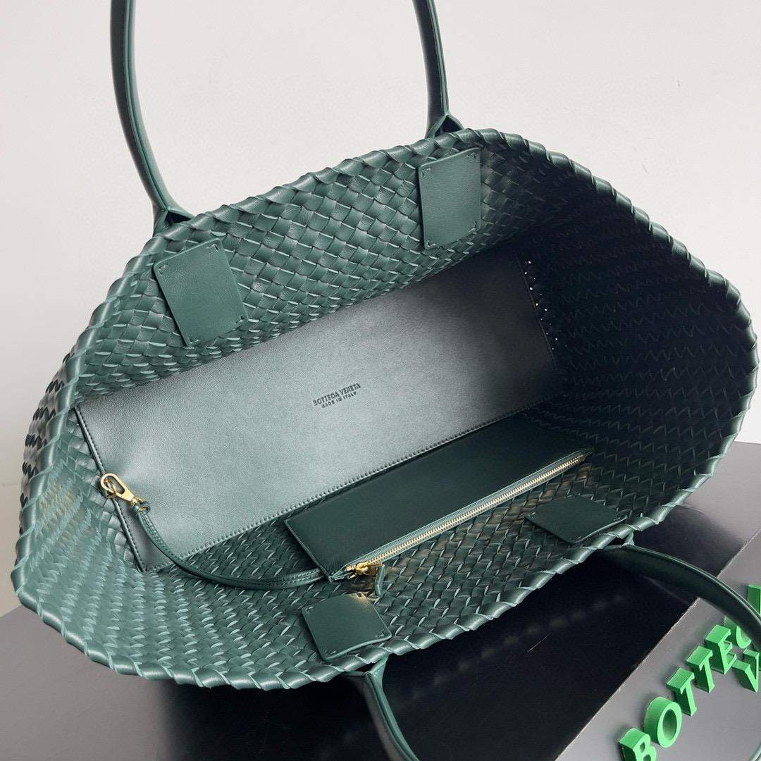 Shop Bottega Veneta Cabat Replica Bag - Image 5