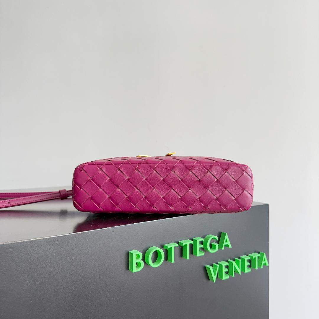 Buy Bottega Veneta Bang Bang Replica Bag - Image 4