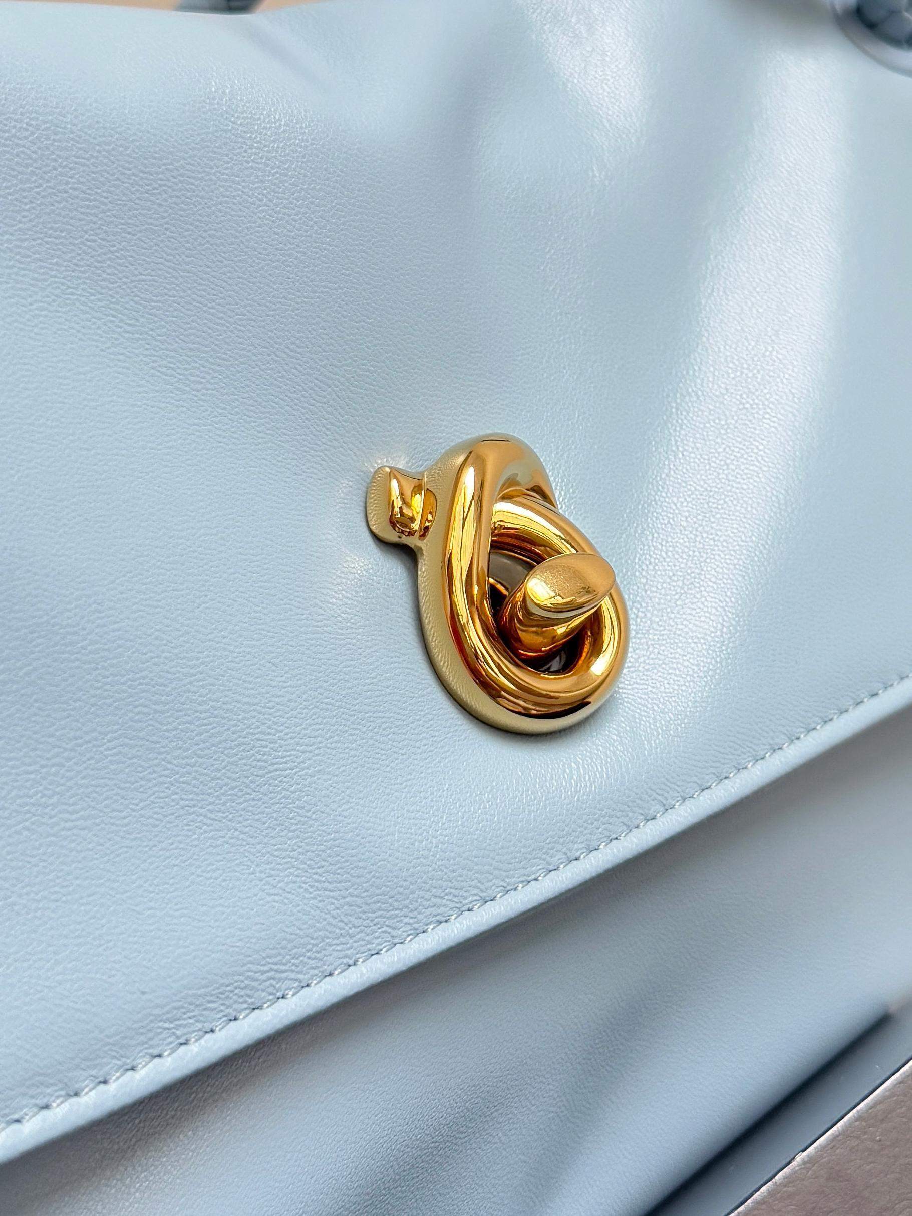 High Quality Bottega Veneta Madison Replica Bag - Image 8