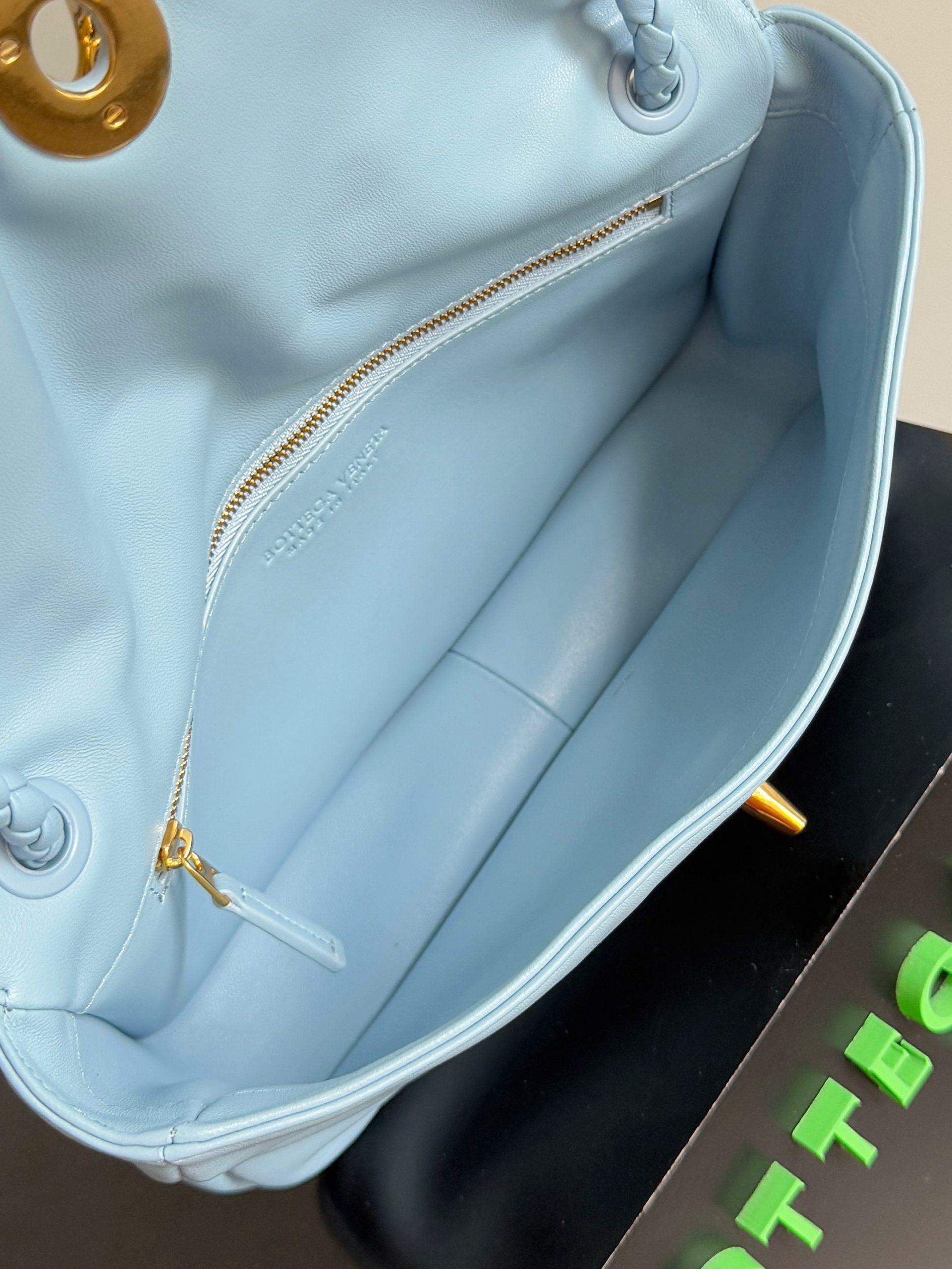 High Quality Bottega Veneta Madison Replica Bag - Image 7