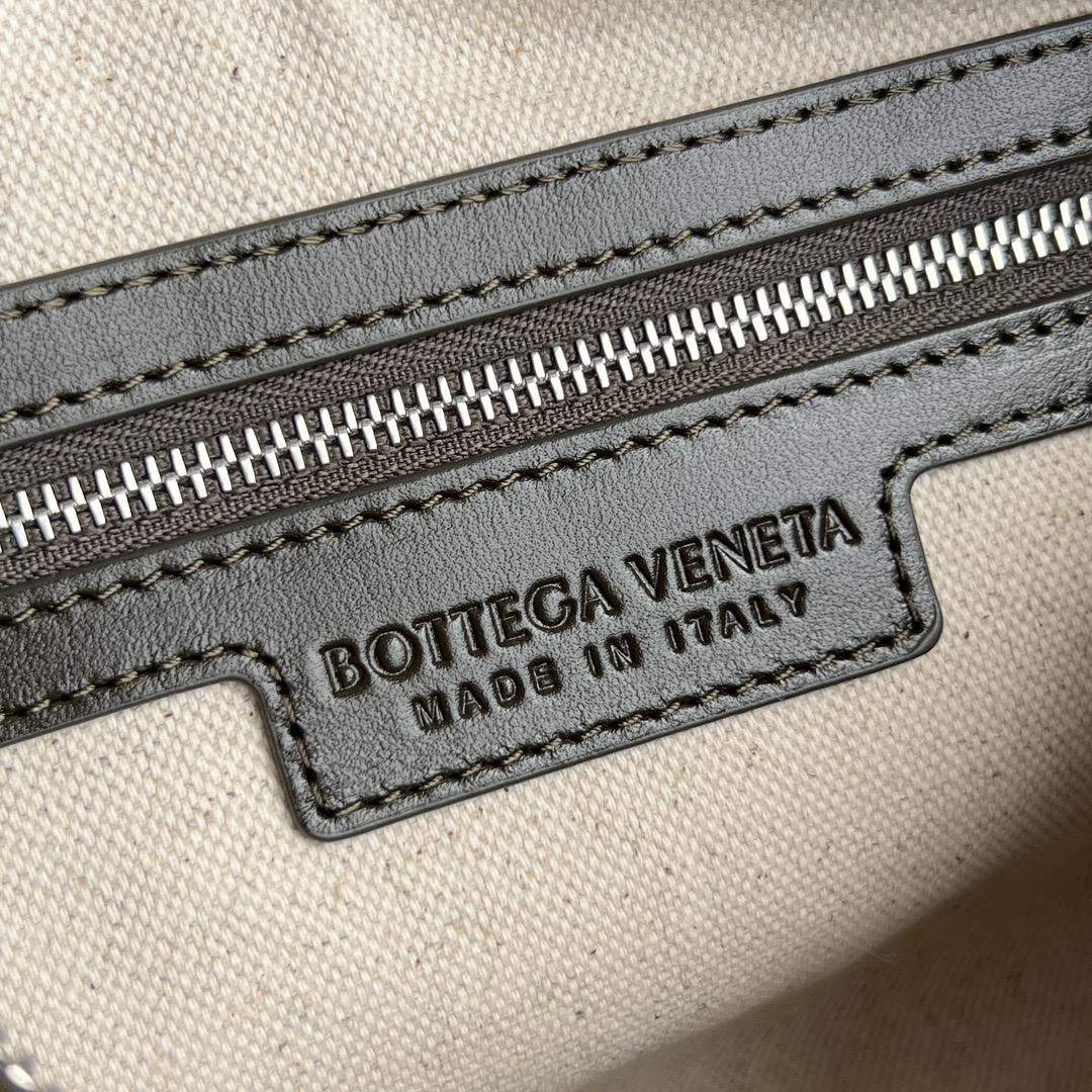 Shop Bottega Veneta Small Intrecciato Camera Replica Bag - Image 8