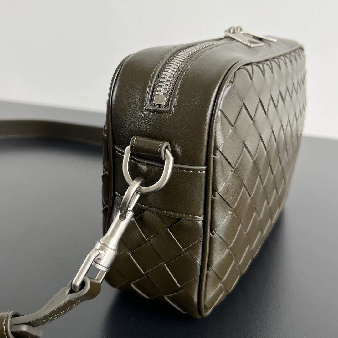 Shop Bottega Veneta Small Intrecciato Camera Replica Bag - Image 2