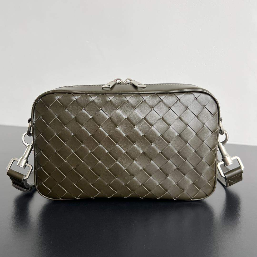 Shop Bottega Veneta Small Intrecciato Camera Replica Bag