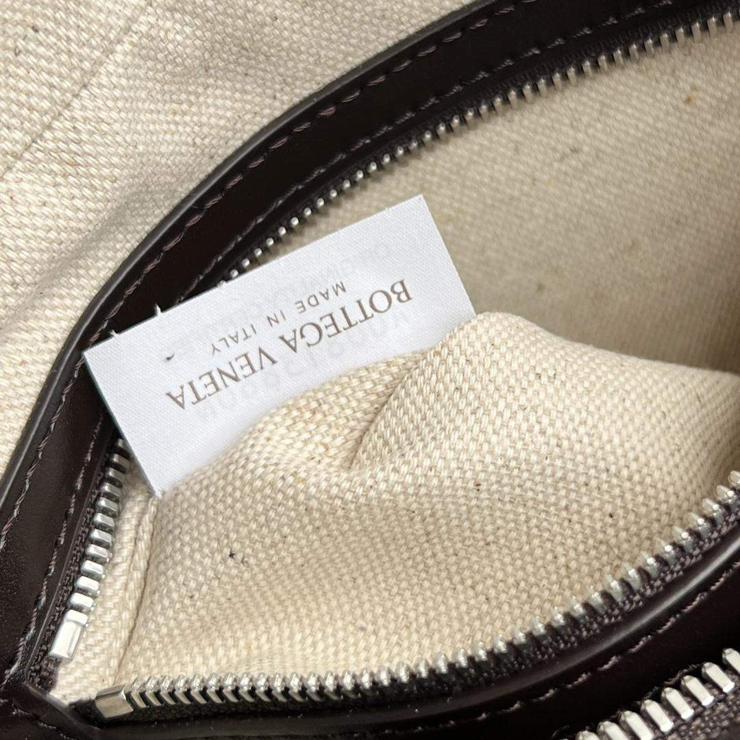 Shop Bottega Veneta Small Intrecciato Camera Replica Bag - Image 9