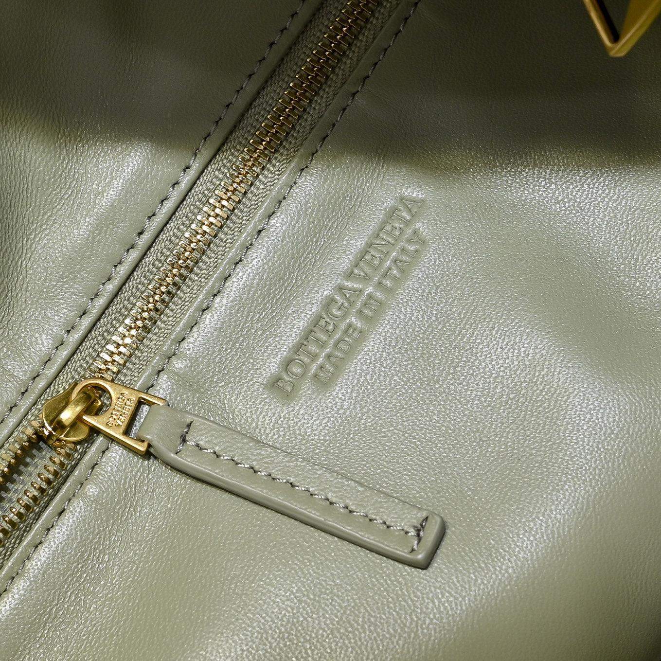 Premium Bottega Veneta Medium Jodie Replica Bag - Image 8