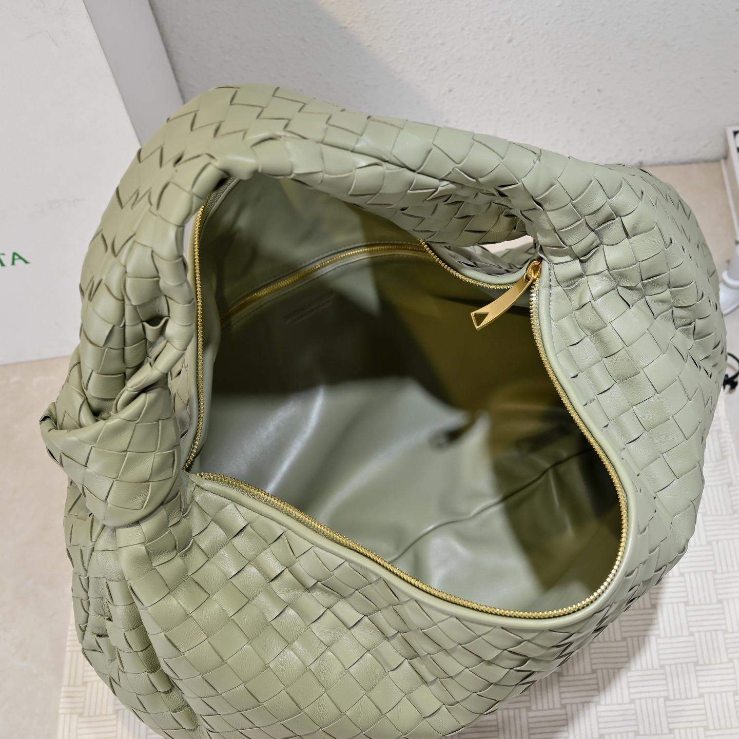 Premium Bottega Veneta Medium Jodie Replica Bag - Image 7