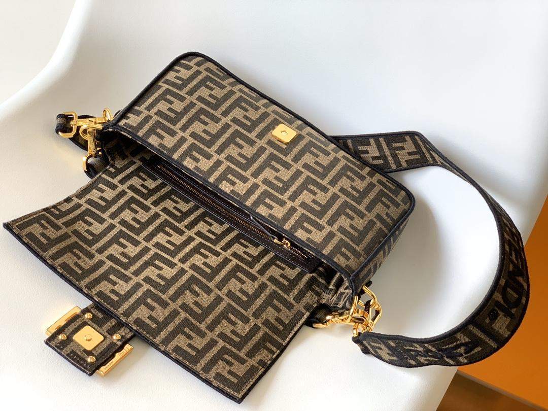 Top Grade Fendi Baguette Replica Bag - Image 7