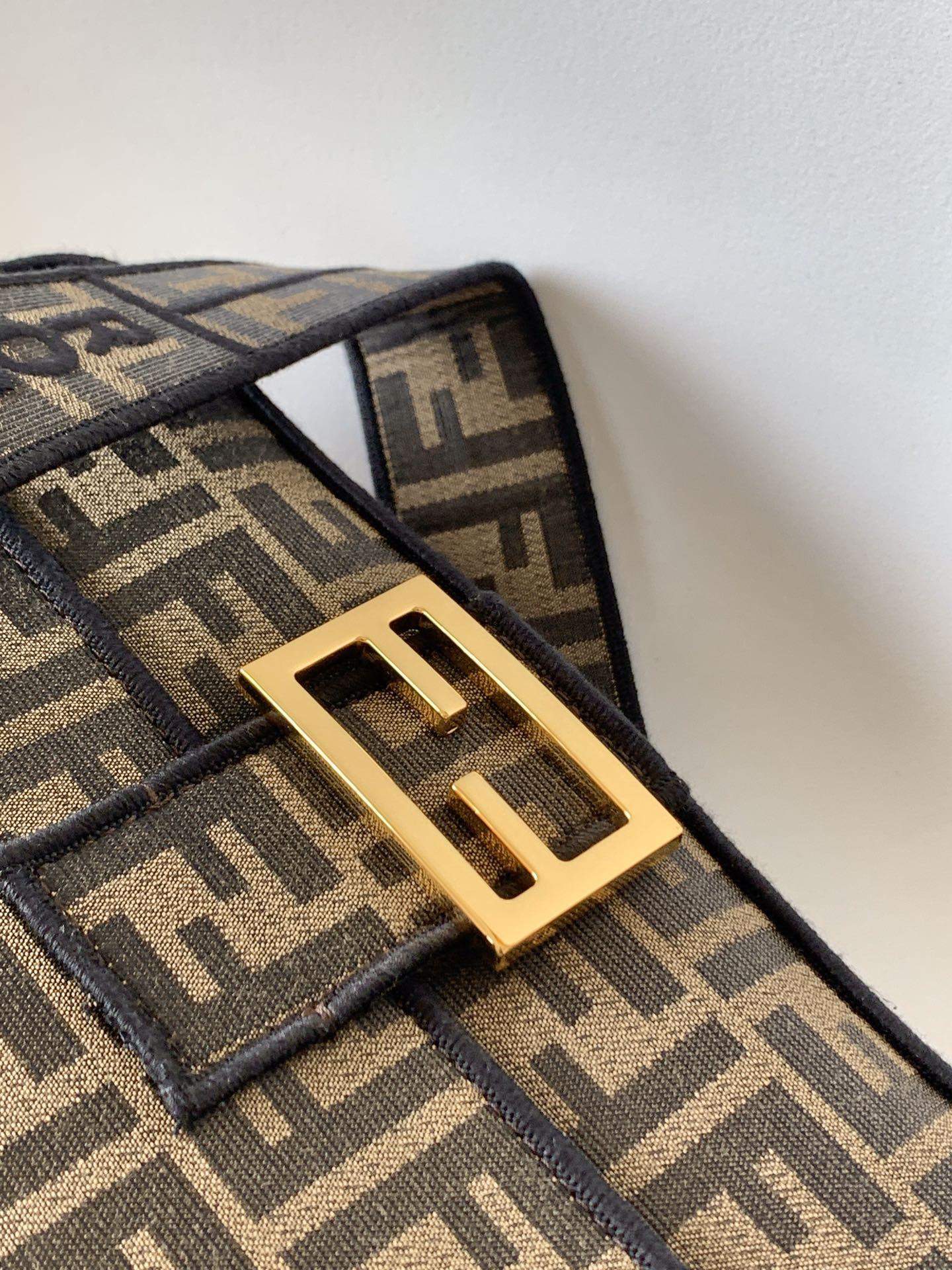 Top Grade Fendi Baguette Replica Bag - Image 8