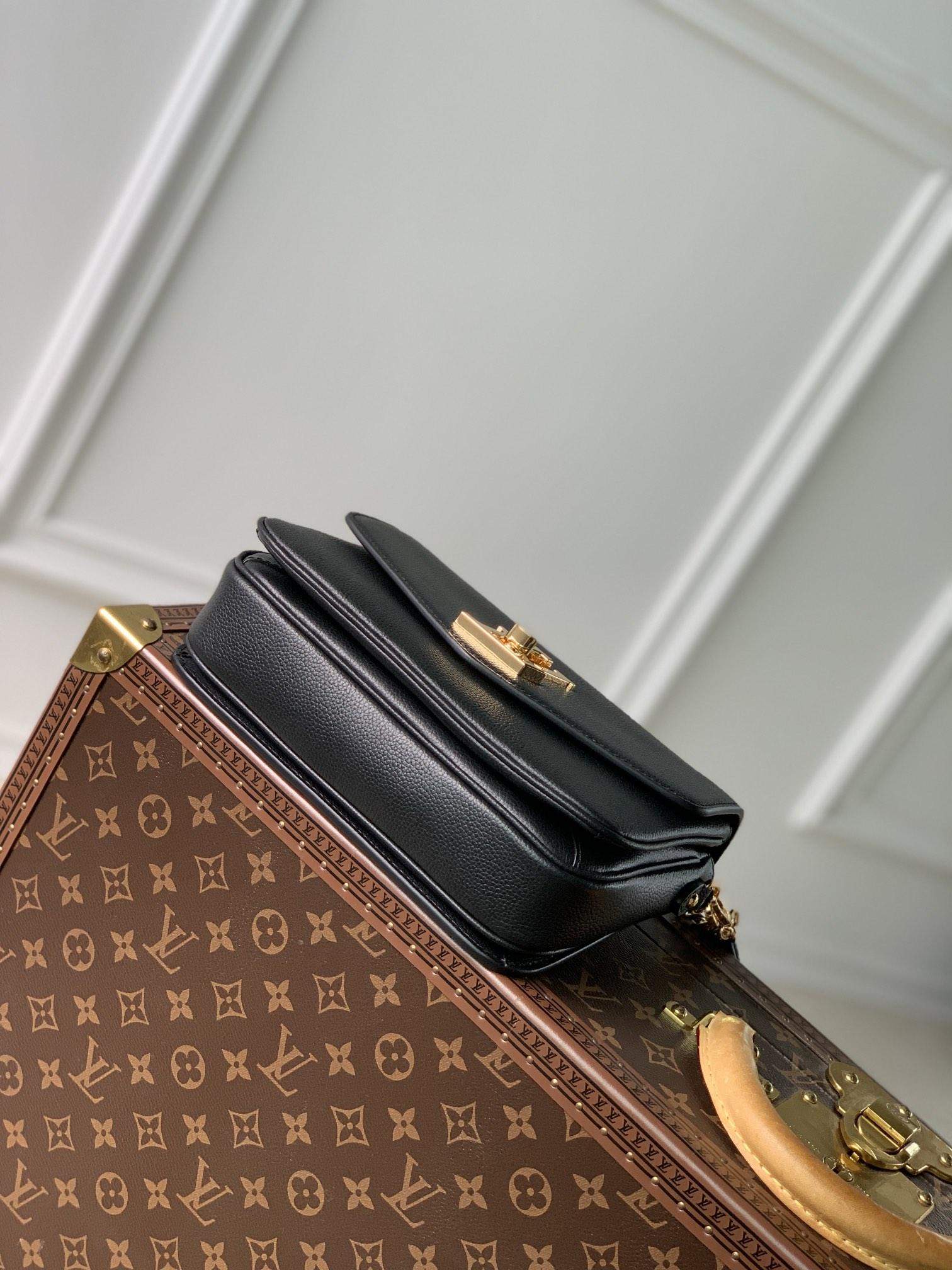 Luxury Replica Louis Vuitton Oxford Bag - Image 5