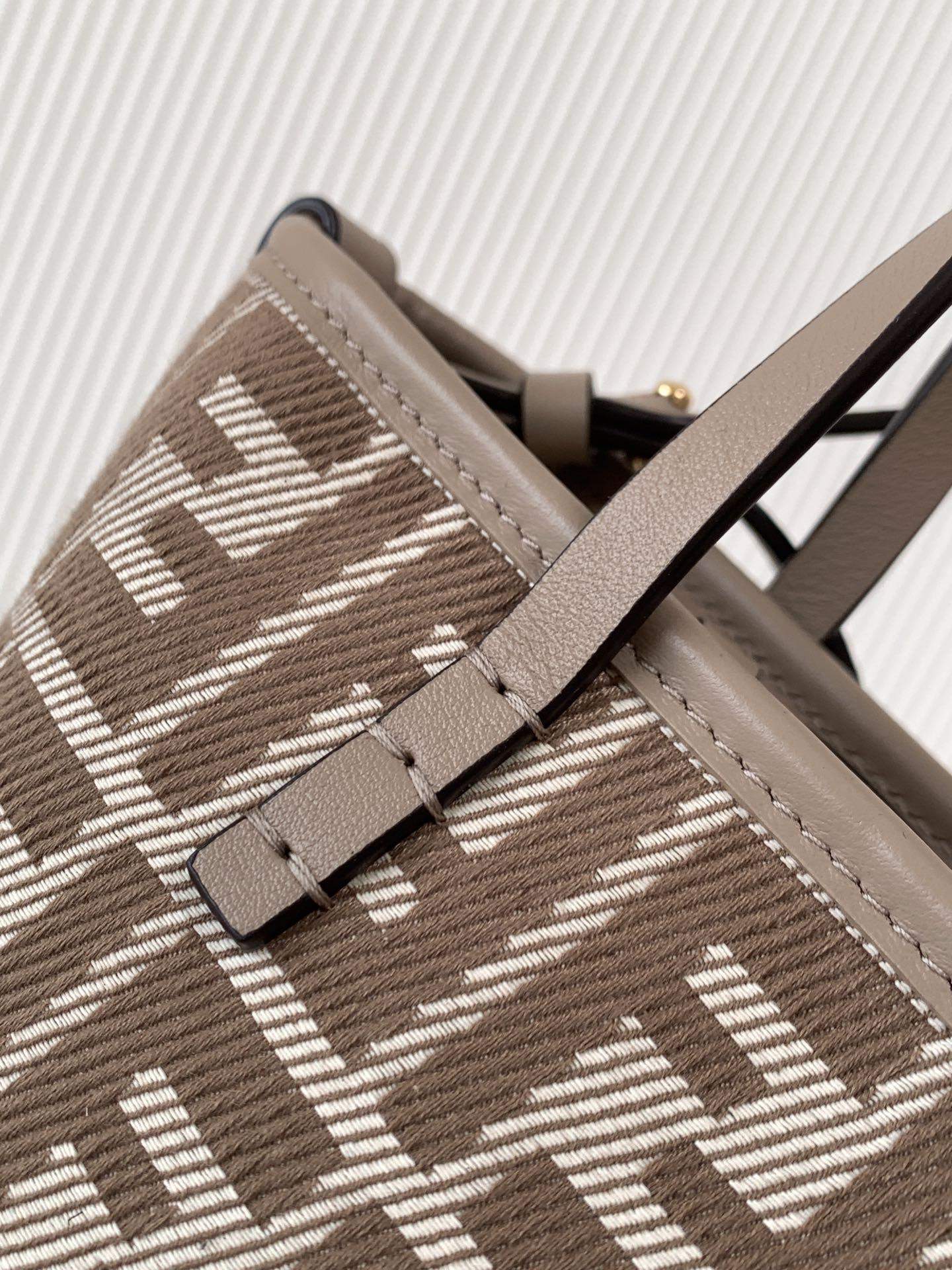 Luxury Replica Fendi Mini Roll Bag - Image 4