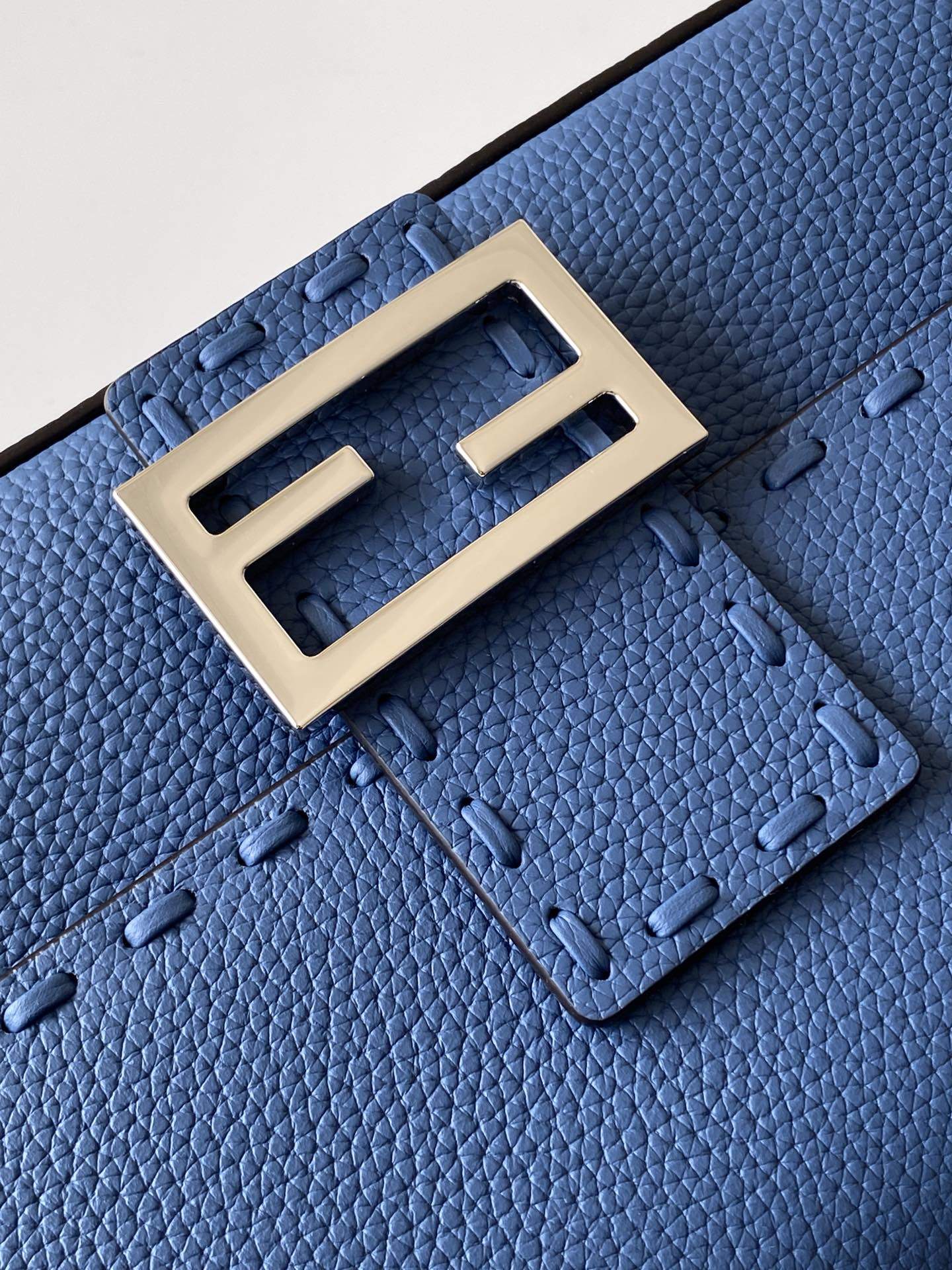 Luxury Replica Fendi Baguette Selleria Bag With 612 Hand-Sewn Stitches - Image 6