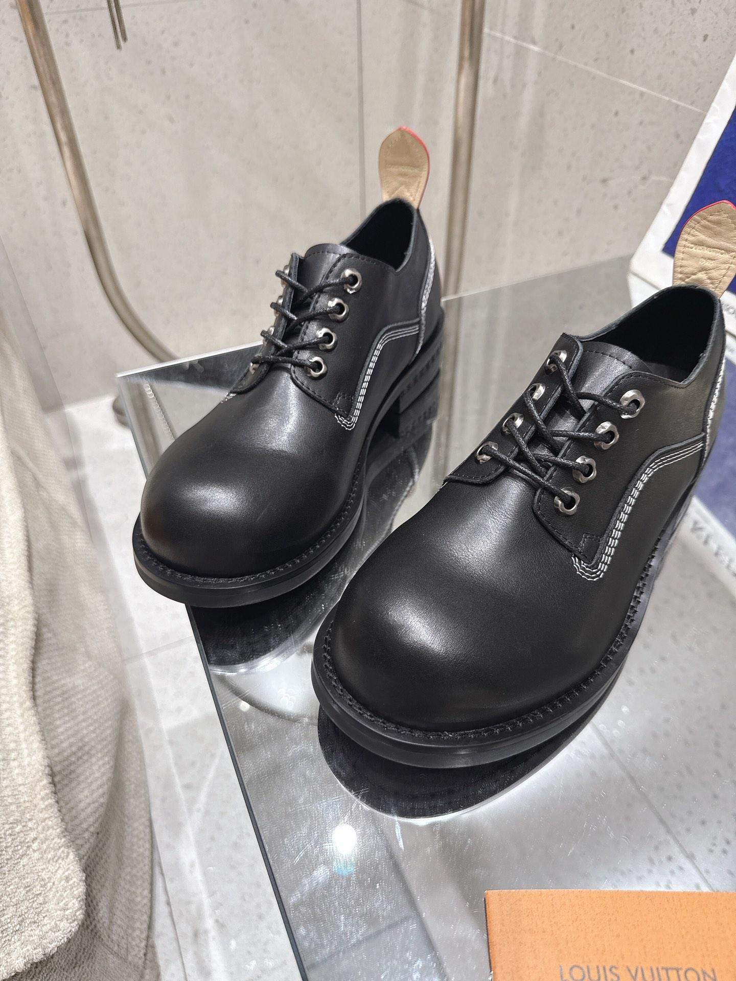 Superior Louis Vuitton LV Bubble Replica Derby - Image 5