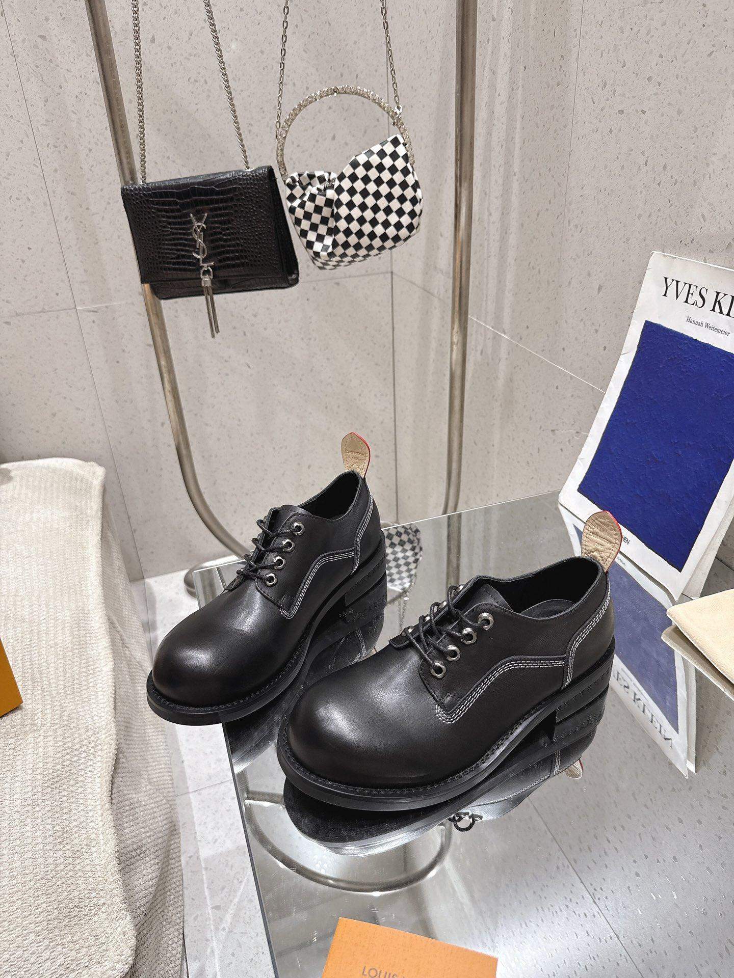 Superior Louis Vuitton LV Bubble Replica Derby - Image 2