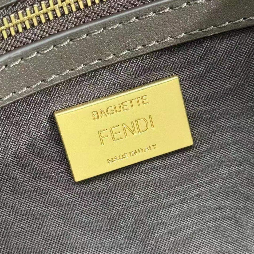 Best Fendi Replica Baguette Chain Midi Bag - Image 9