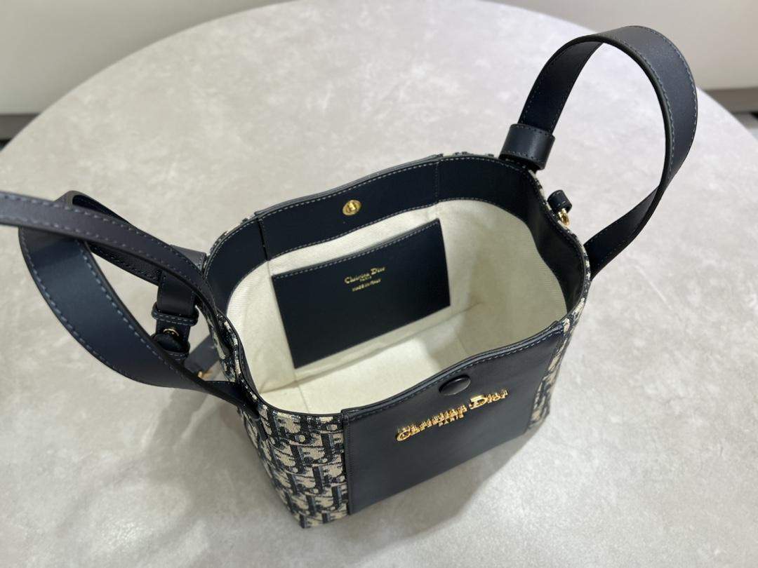 Best Christian Dior Small Signature Replica Bucket Bag - Image 8