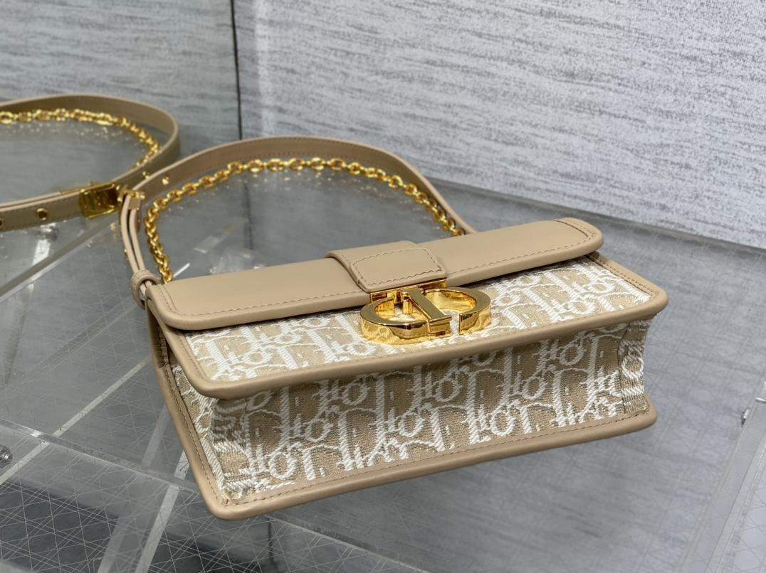 Best Christian Dior 30 Montaigne East-West Replica Bag with Chain - Image 5