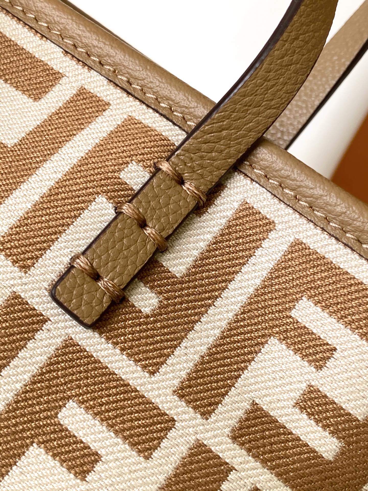 High-End Quality Fendi Replica Mini Roll Bag - Image 6