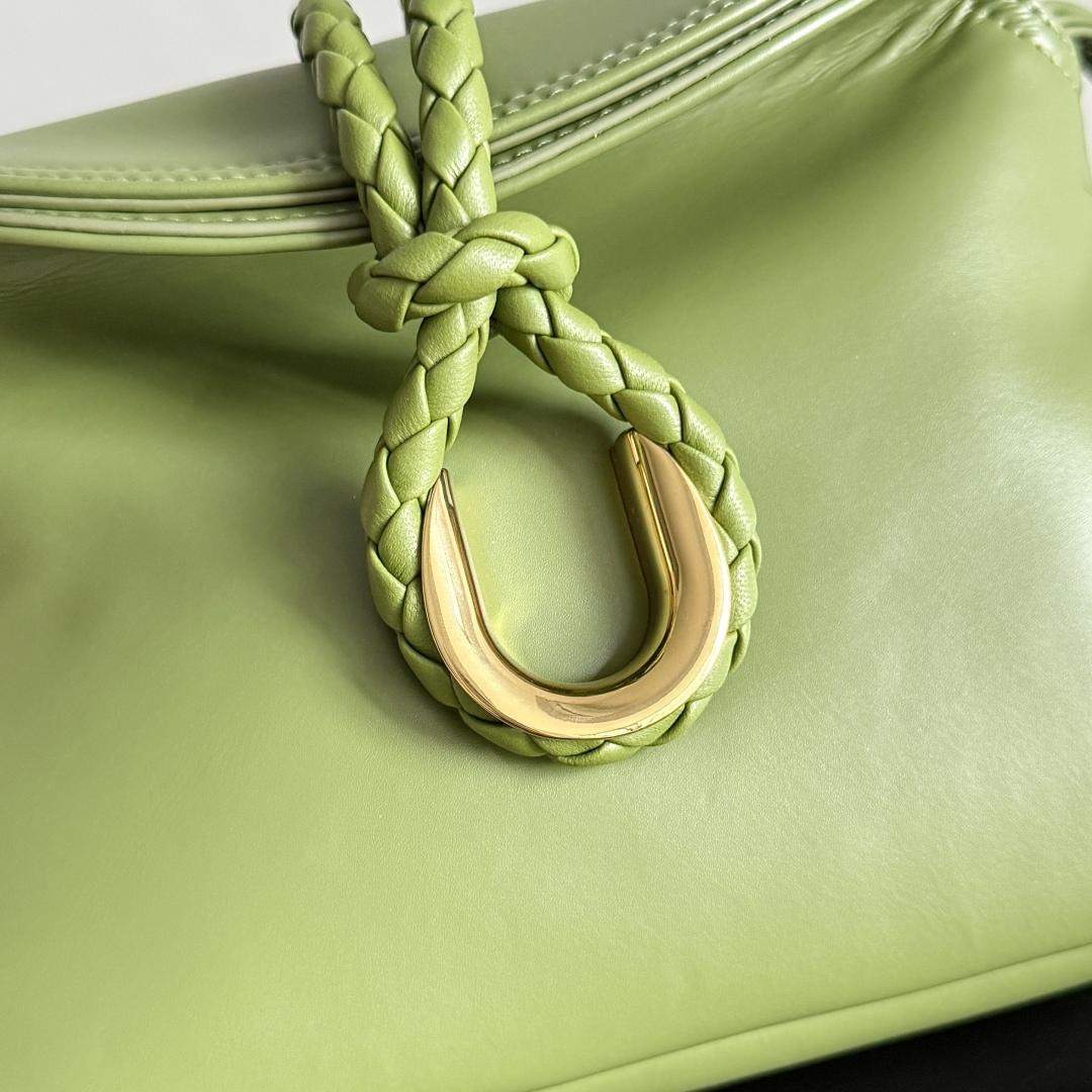 High-End Quality Bottega Veneta Baby Liberta Replica Bag - Image 5