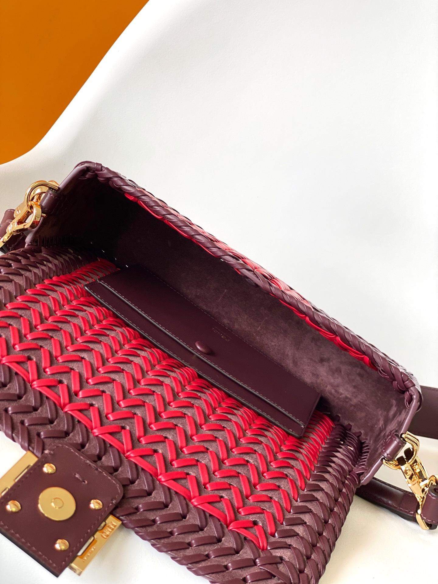 Luxury Fendi Bicolor Braided Baguette Replica Bag - Image 5