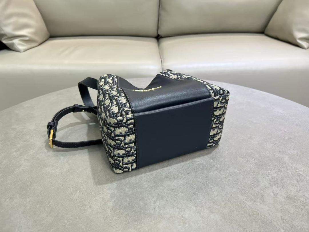 Best Christian Dior Small Signature Replica Bucket Bag - Image 5
