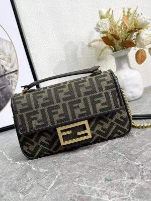 Best Fendi Replica Baguette Chain Midi Bag