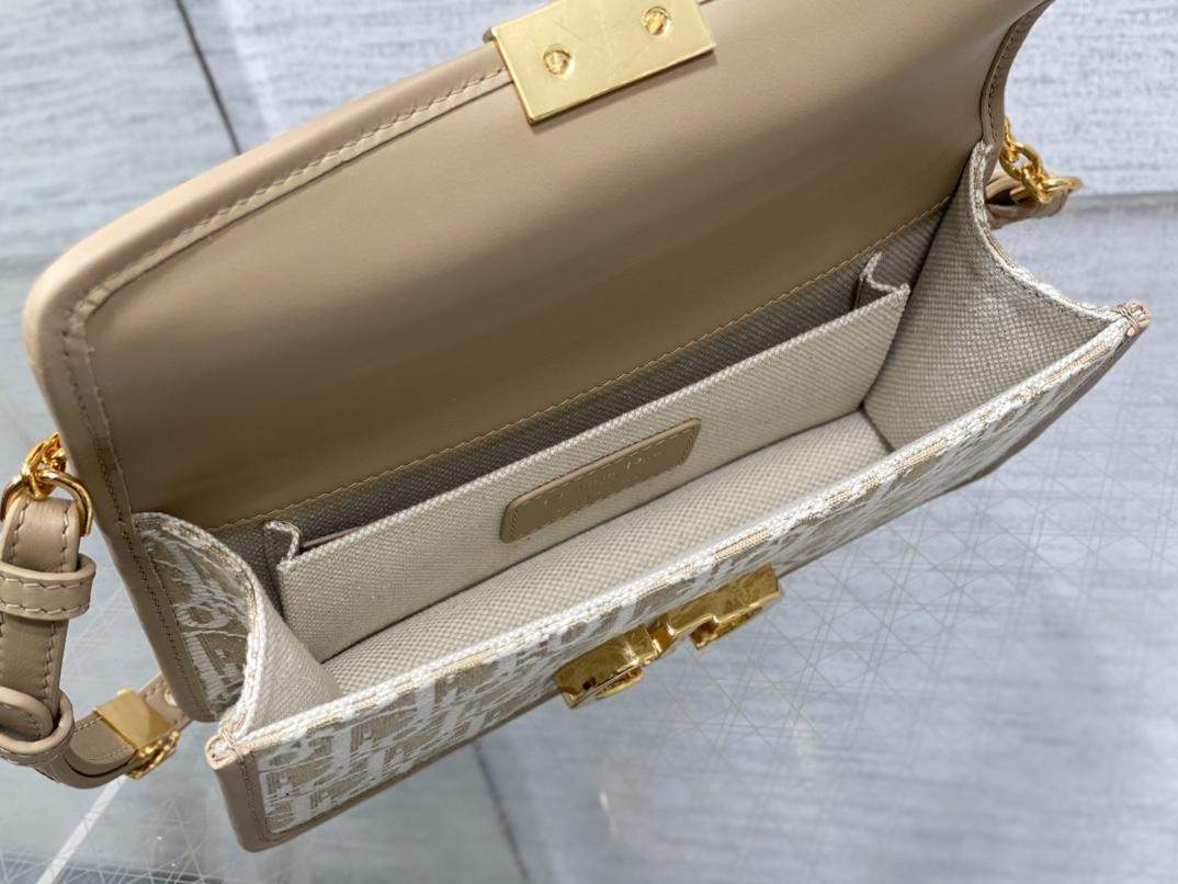 Best Christian Dior 30 Montaigne East-West Replica Bag with Chain - Image 8