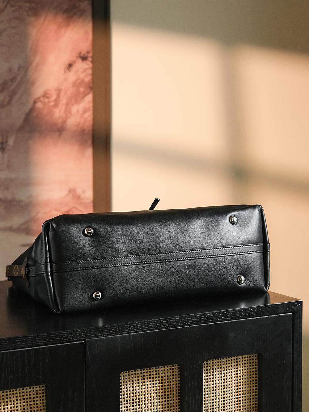 Luxury Replica Louis Vuitton CarryAll Vibe MM - Image 7