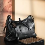 Luxury Replica Louis Vuitton CarryAll Vibe MM