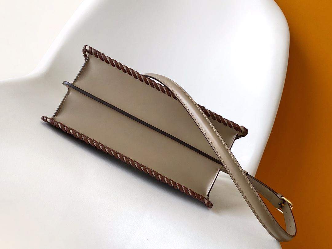 High Quality Fendi Replica Peekaboo ISeeU Small - Image 4