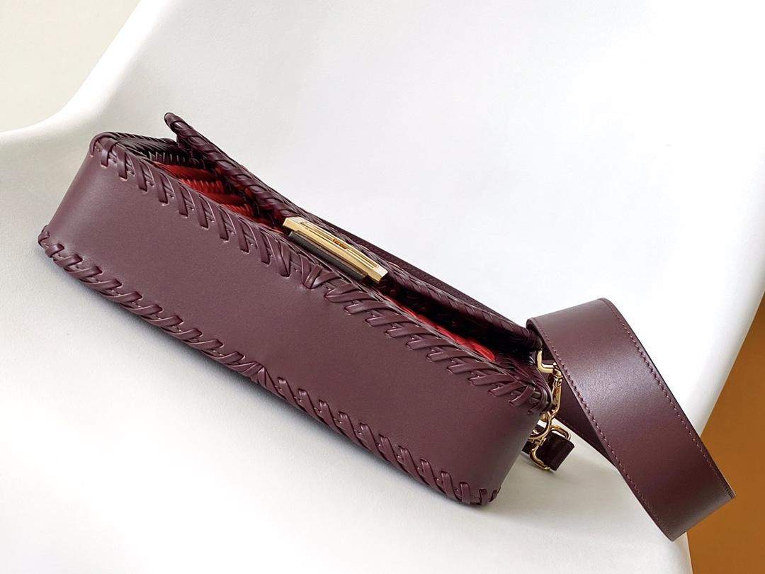 Luxury Fendi Bicolor Braided Baguette Replica Bag - Image 4