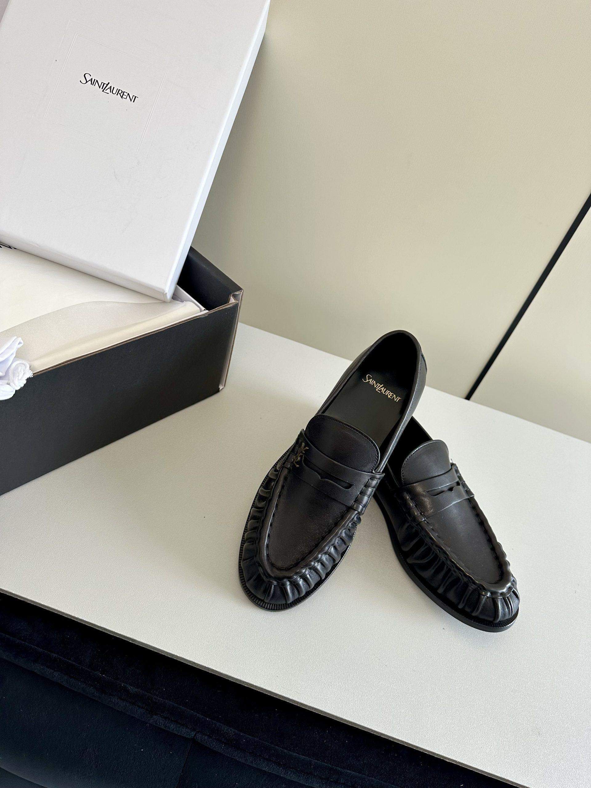 Premium Yves Saint Laurent Le Loafer Supple In Matte Lather