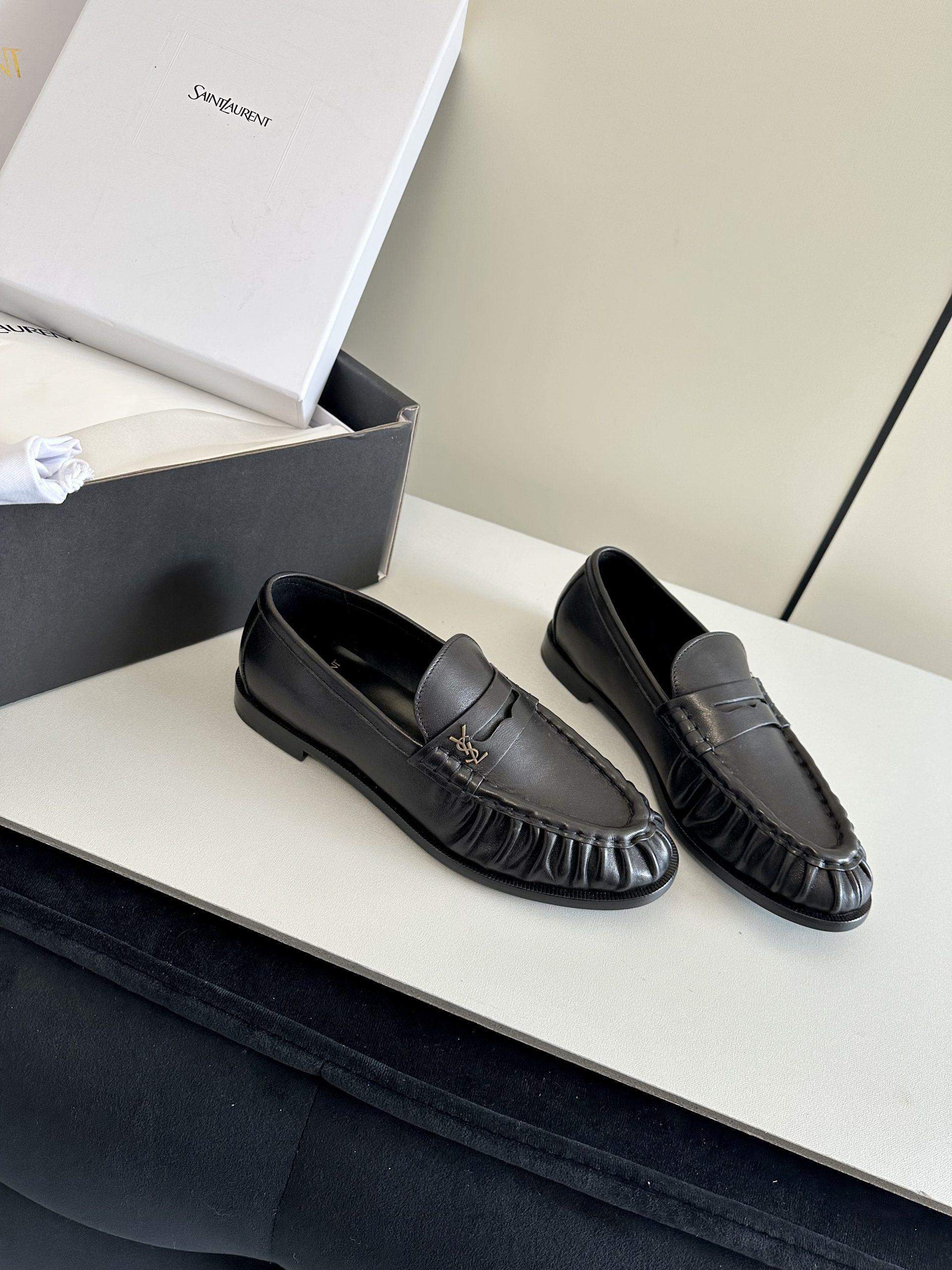 Premium Yves Saint Laurent Le Loafer Supple In Matte Lather - Image 2