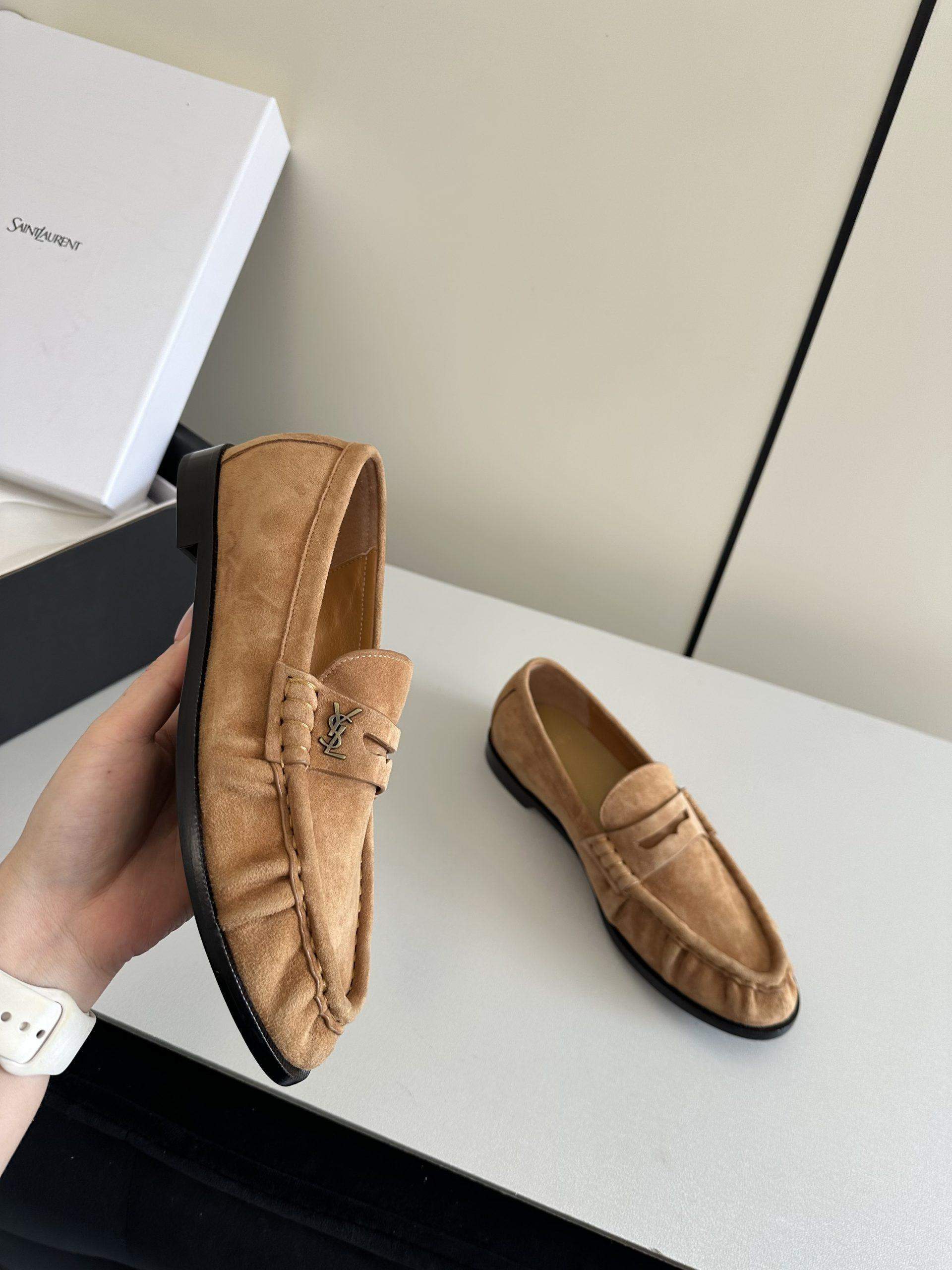Luxury Replica Yves Saint Laurent Le Loafer Supple In Suede - Image 5