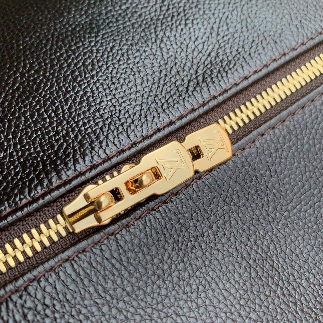 Finest Louis Vuitton Express MM Replica Bag - Image 8