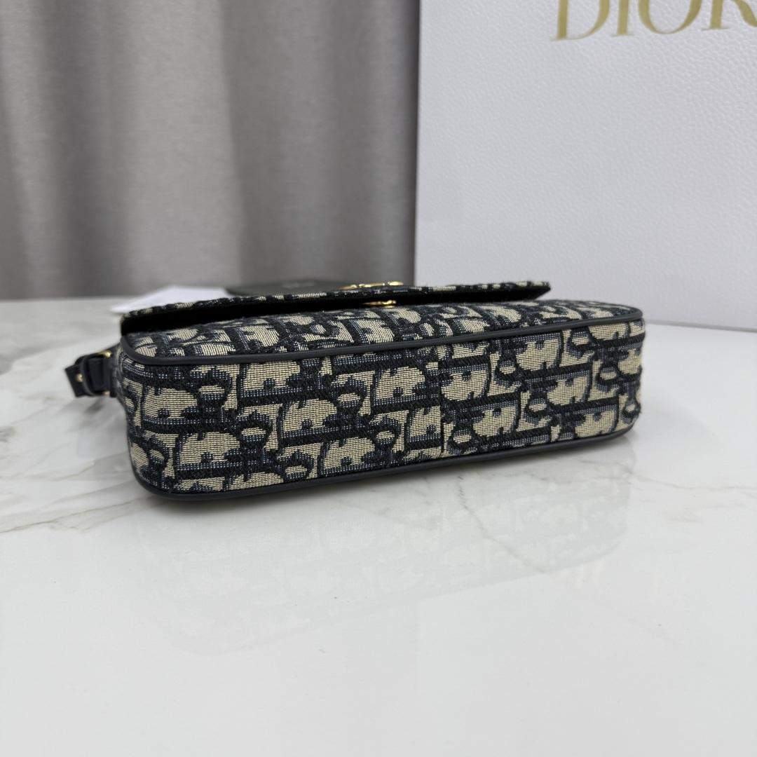 Deluxe Christian Dior 30 Montaigne D-Vine Replica Pouch with Chain - Image 6