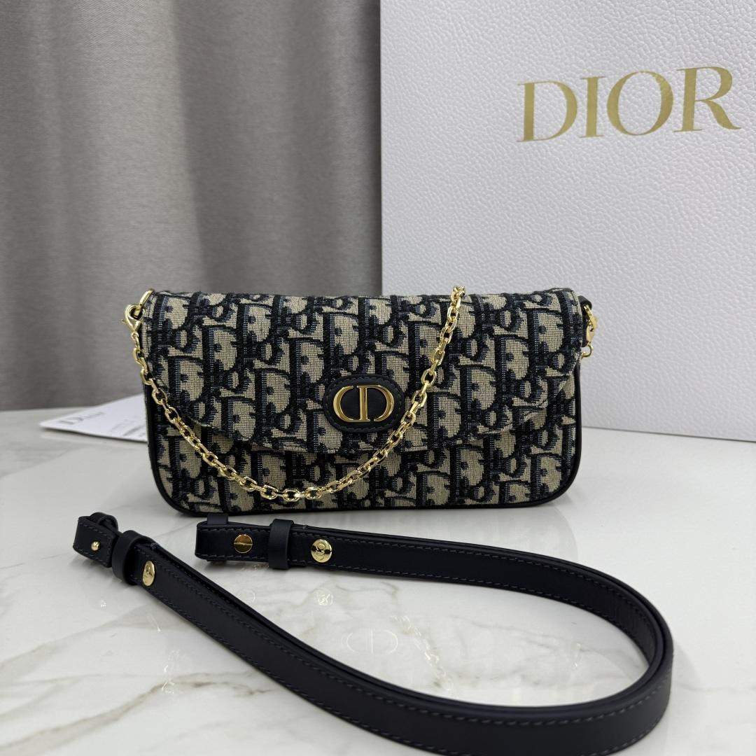 Deluxe Christian Dior 30 Montaigne D-Vine Replica Pouch with Chain - Image 4