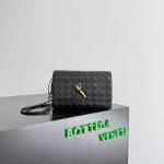 Deluxe Bottega Veneta Andiamo Replica Pouch