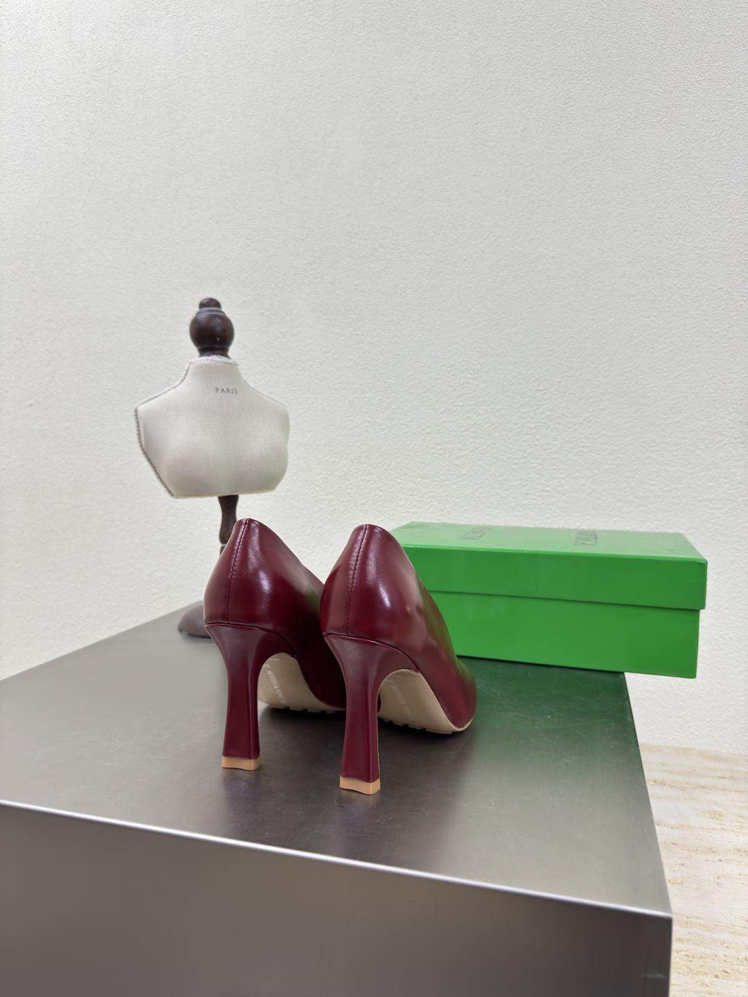 Premium Bottega Veneta Sofia Replica Pump - Image 6