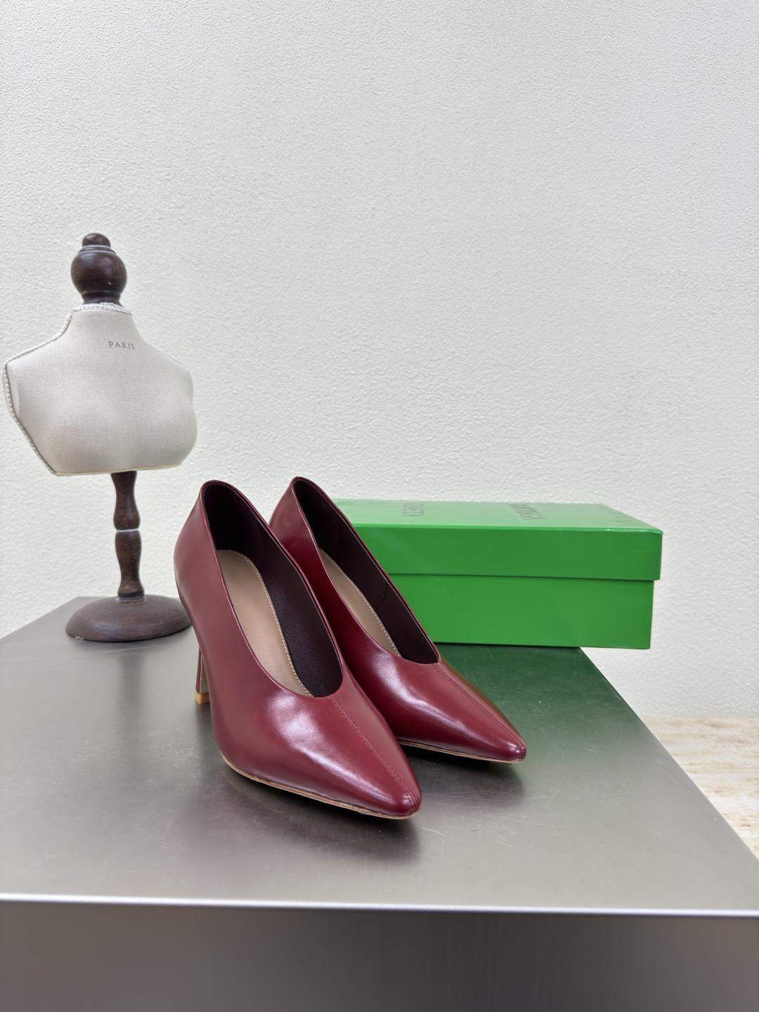 Premium Bottega Veneta Sofia Replica Pump - Image 2