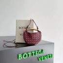 https://www.bottegaveneta.com/en-en/miniature-sardine-ice-836834V5QE01728.html