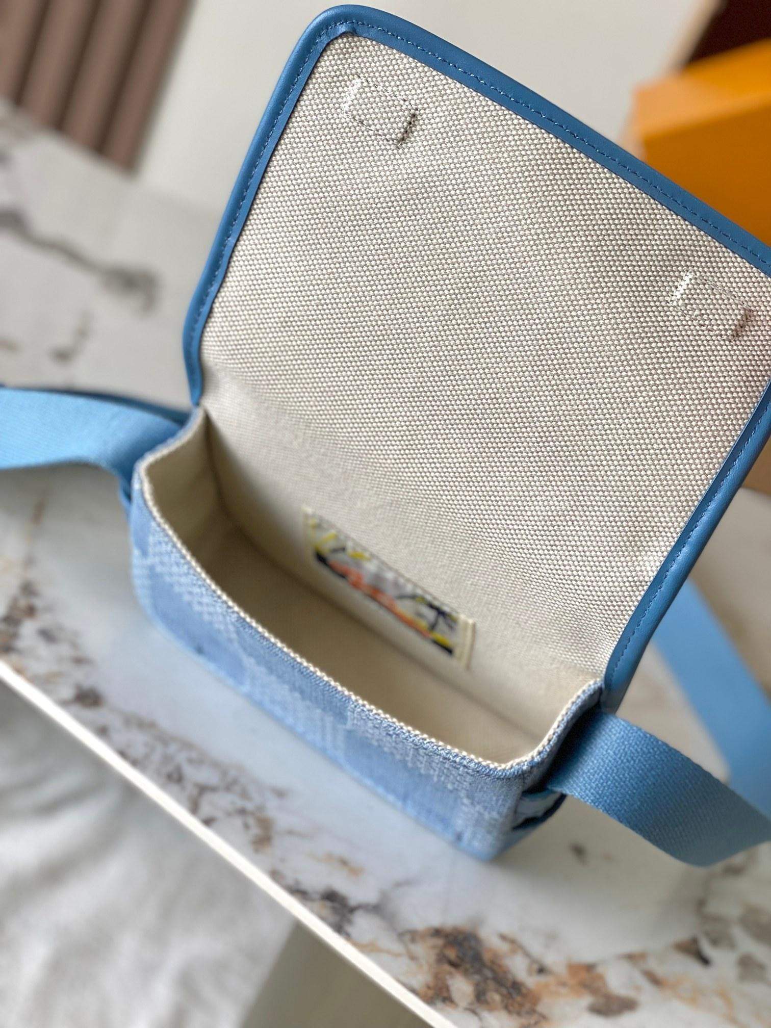 Luxury Louis Vuitton Bosphore Wearable Replica Wallet - Image 7