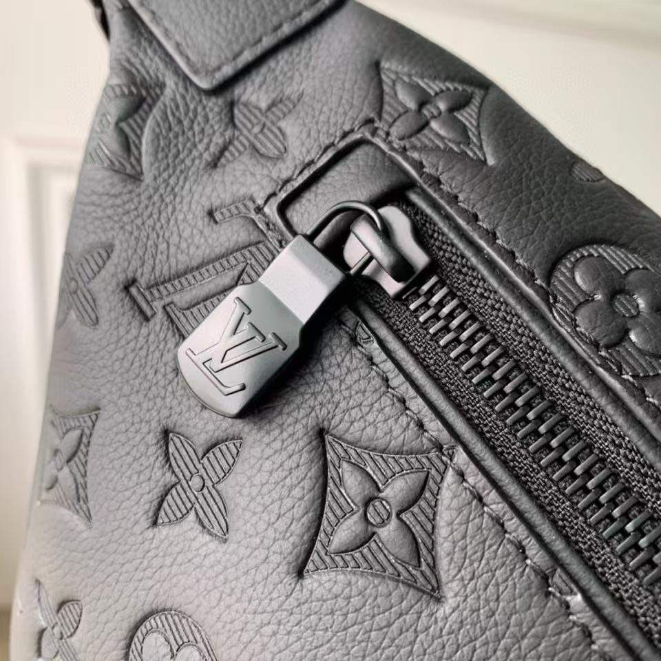 Luxury Replica Louis Vuitton Discovery PM Bumbag - Image 8