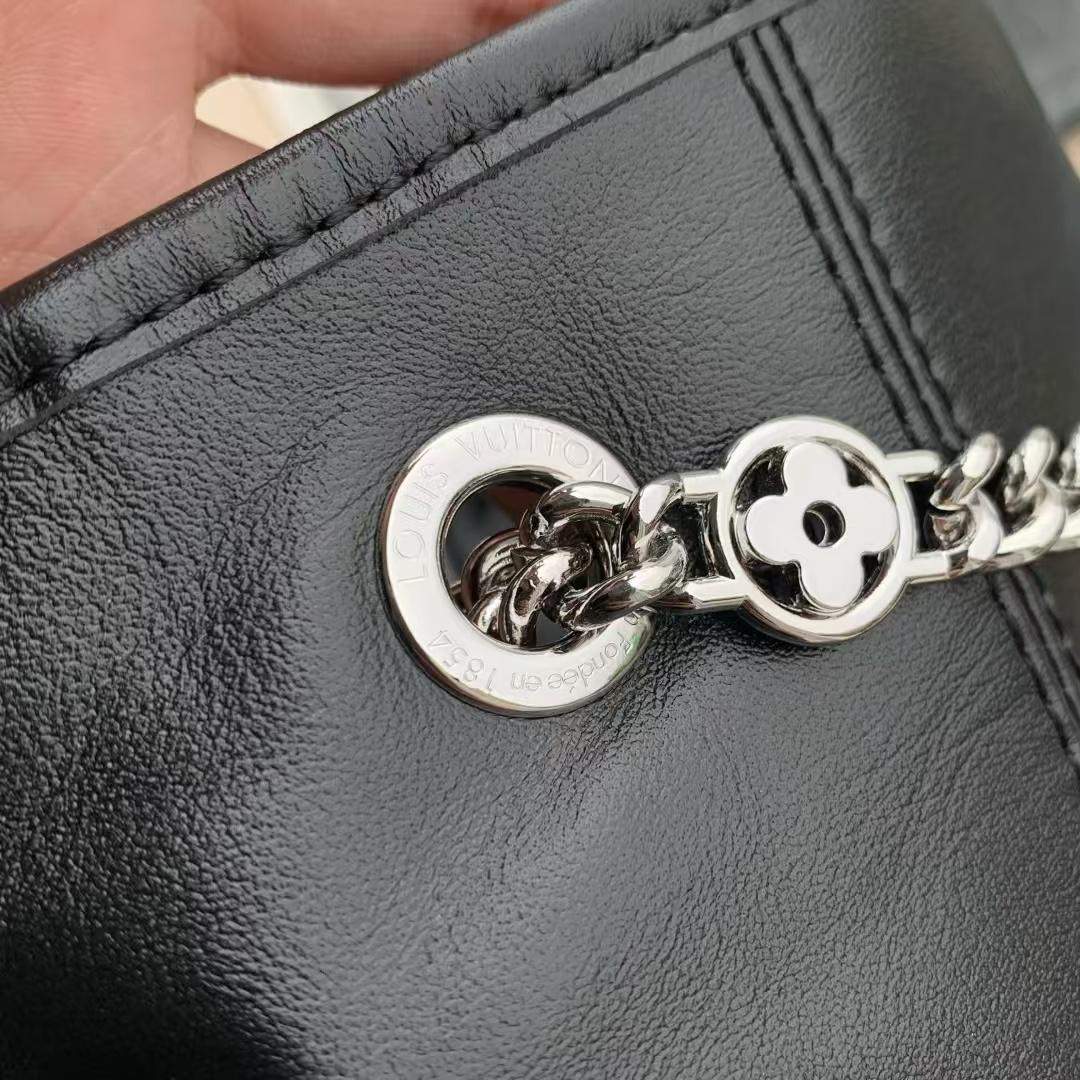 Mirror Quality Louis Vuitton Off Duty Vibe MM - Image 4