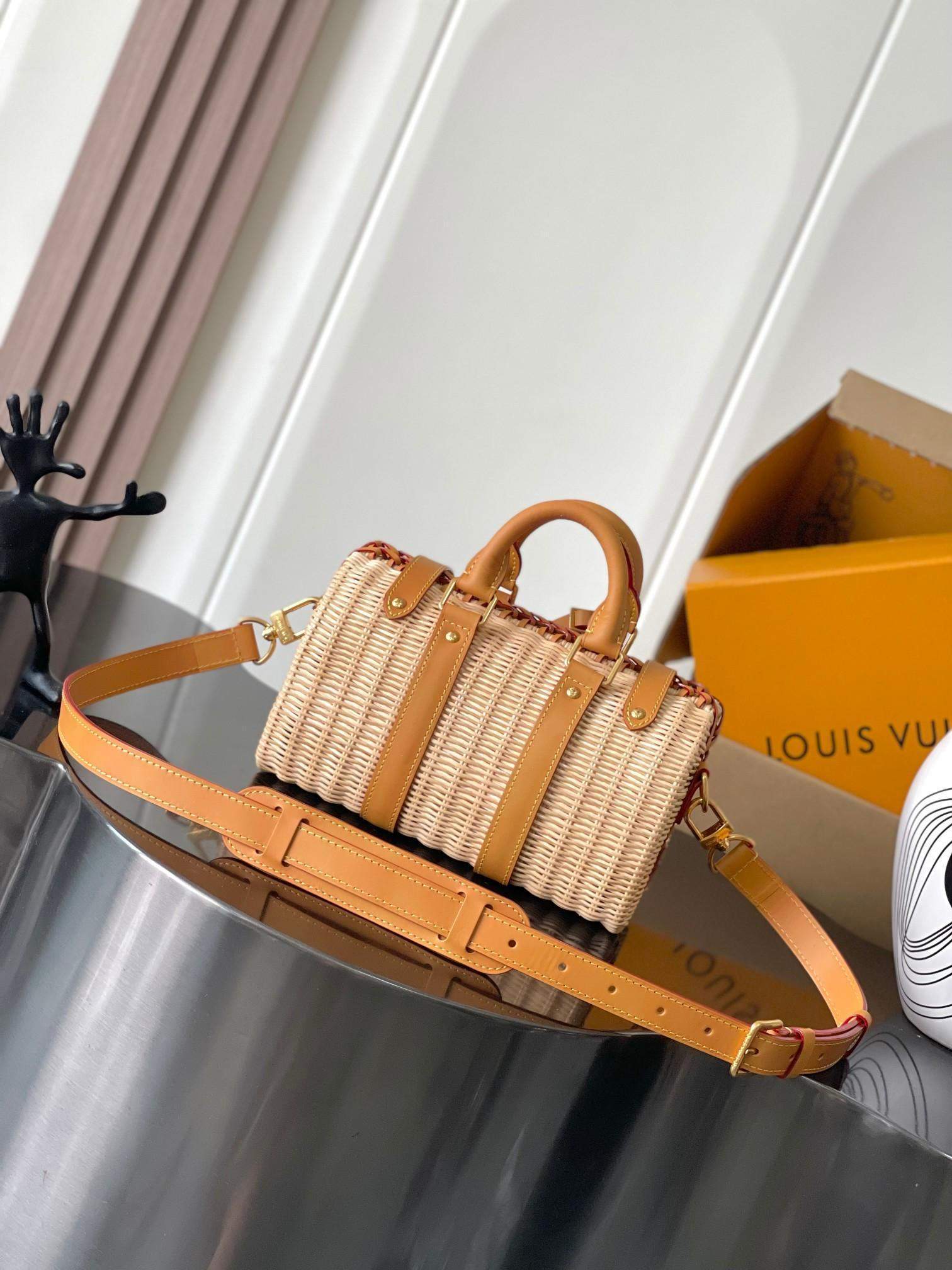 Shop Louis Vuitton Keepall Bandoulière 25 Replica Bag - Image 2