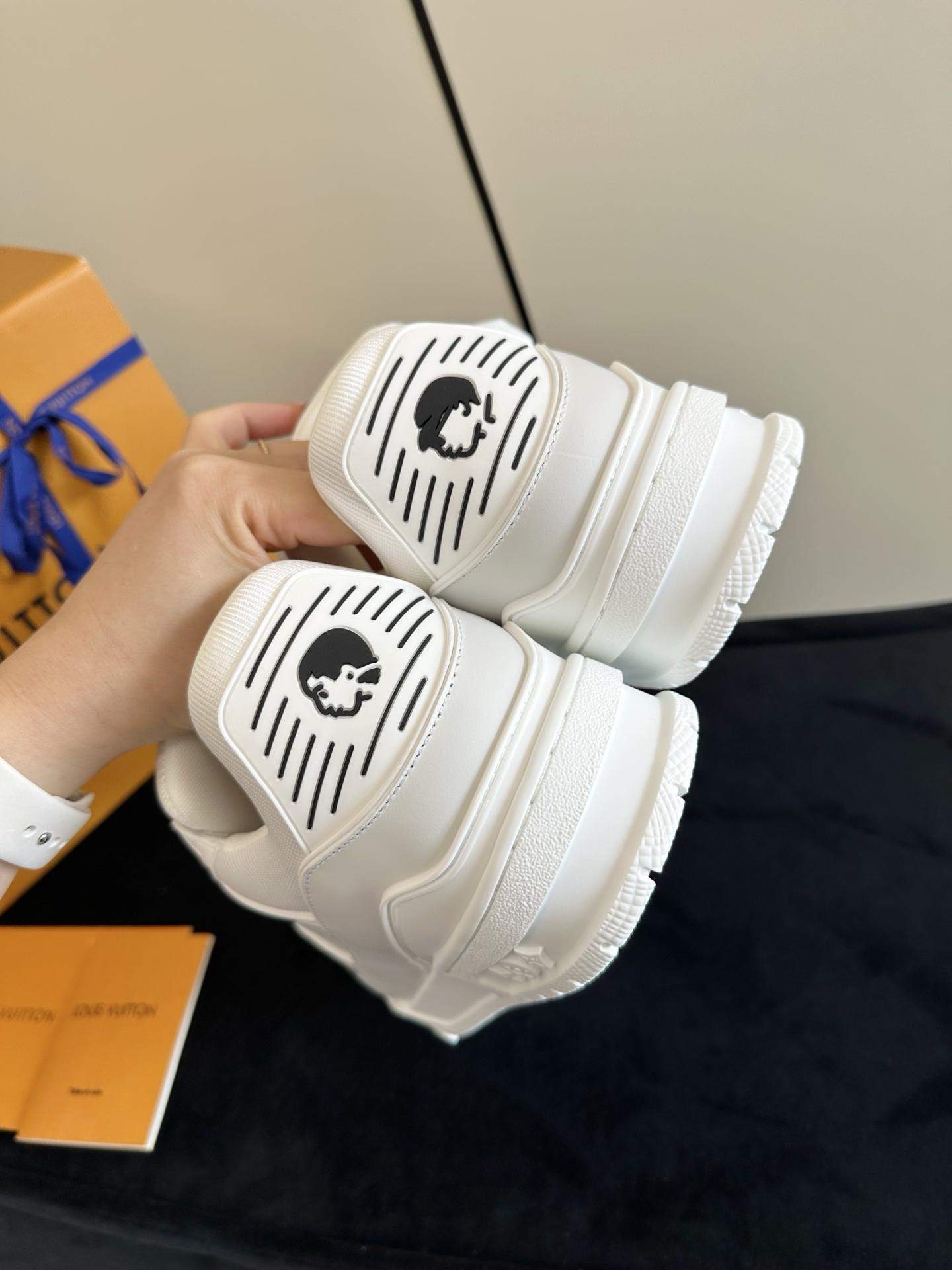 Supreme Louis Vuitton LV Trainer Replica Sneaker - Image 8