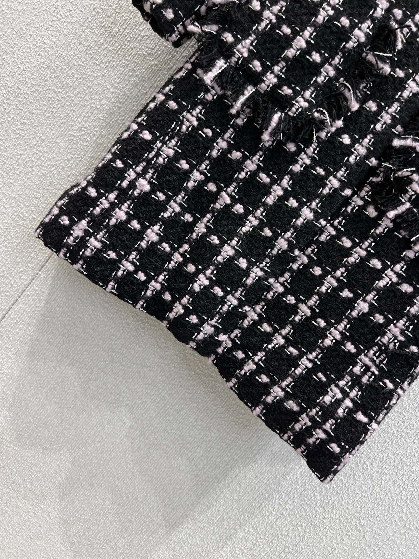 Luxury Replica Wool Tweed Coat - Image 5