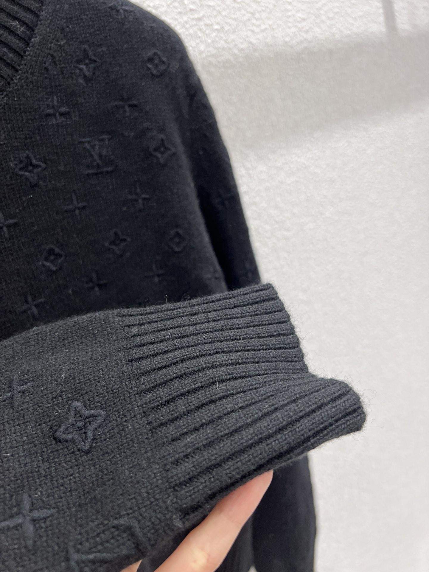 Copy Louis Vuitton Monogram Cashmere Replica Pullover - Image 8