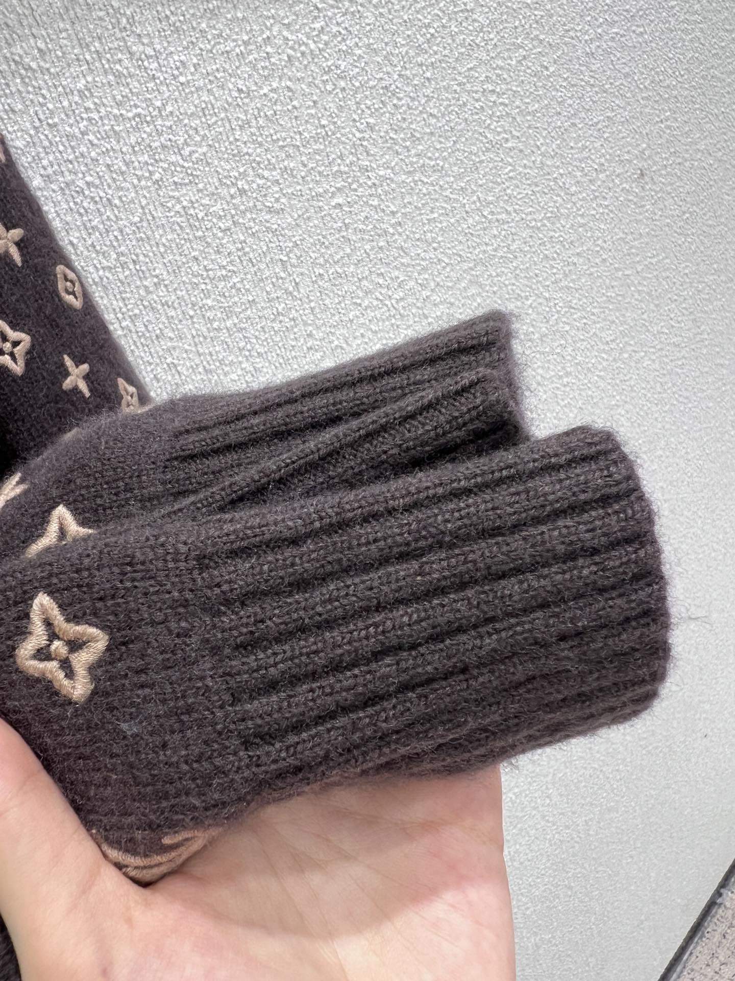 Finest Louis Vuitton 3D Monogram Replica Knit Pullover - Image 7