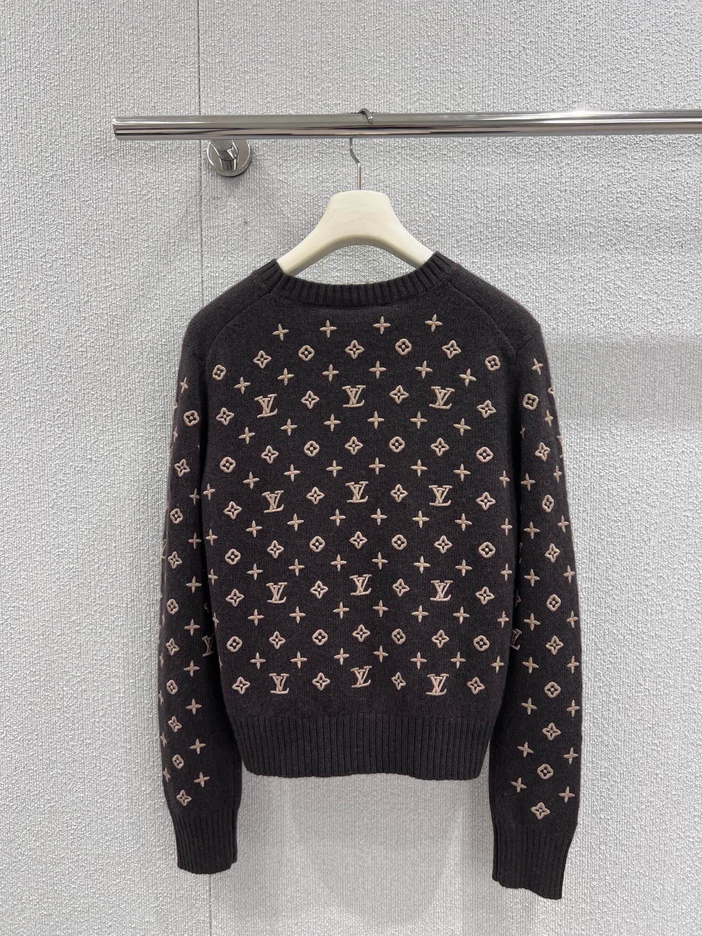 Finest Louis Vuitton 3D Monogram Replica Knit Pullover - Image 2
