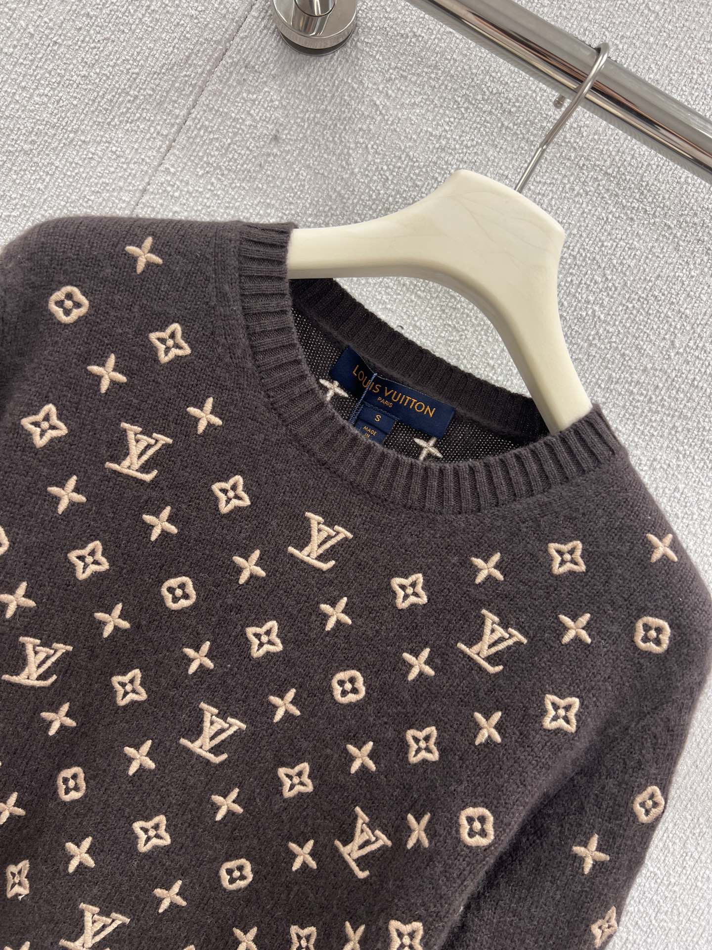 Finest Louis Vuitton 3D Monogram Replica Knit Pullover - Image 3